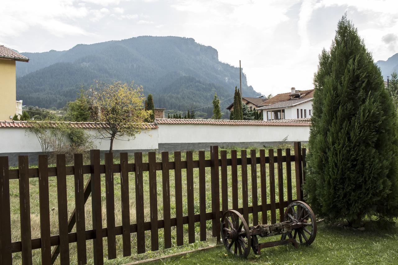 Boutique Hotel The White Pine Samokov Bagian luar foto
