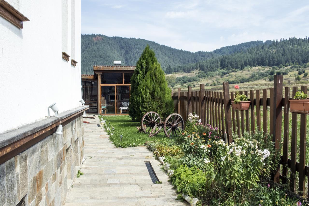 Boutique Hotel The White Pine Samokov Bagian luar foto